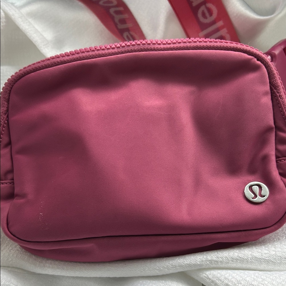 Lululemon Everywhere Belt/Crossbody Bag